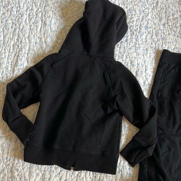 Kickee pants 18/24 months super soft sweatsuit set - Picture 4 of 5